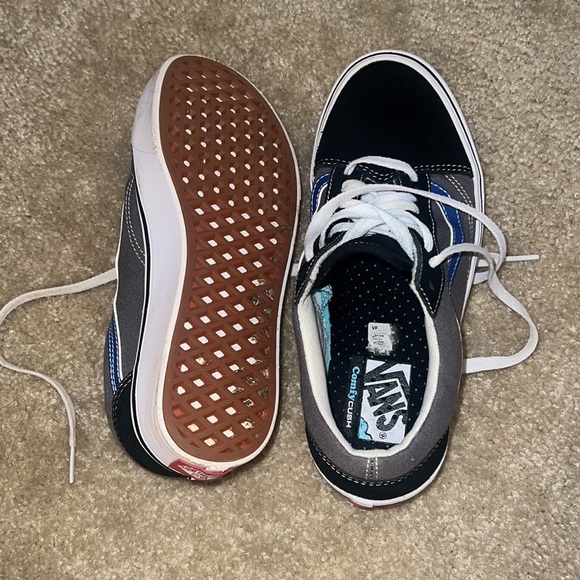 VANS - Picture 4 of 5